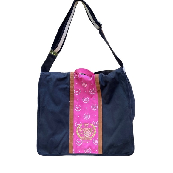 Victoria's Secret PINK messenger style crossbody/ laptop case with padded bottom - Picture 1 of 8